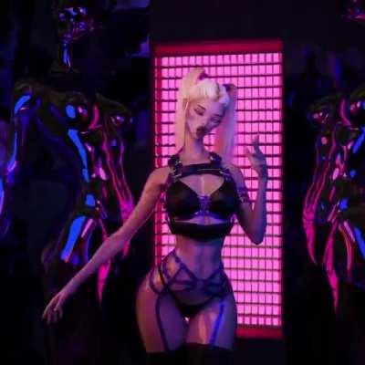 this isn't skinny 😱🤡 it's anorexic 😍♥️💅🏳️‍🌈🔞 Gaga has evolved past skinny 👥 skeleton queen 💀💀💀💀💋