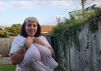 come hose me down.... (links in bio) 50% off! Onlyfans.com/gigiouija Fansly.com/gigiouija