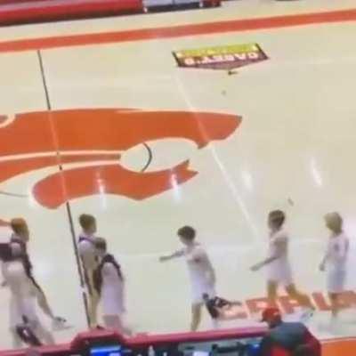 caught me a grunt after the game😈😈