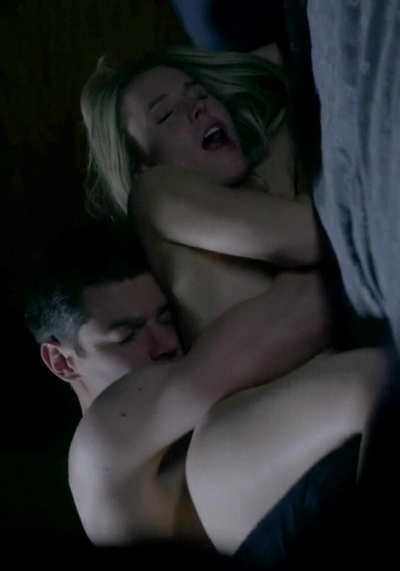 Kristen bell doing some more screwing