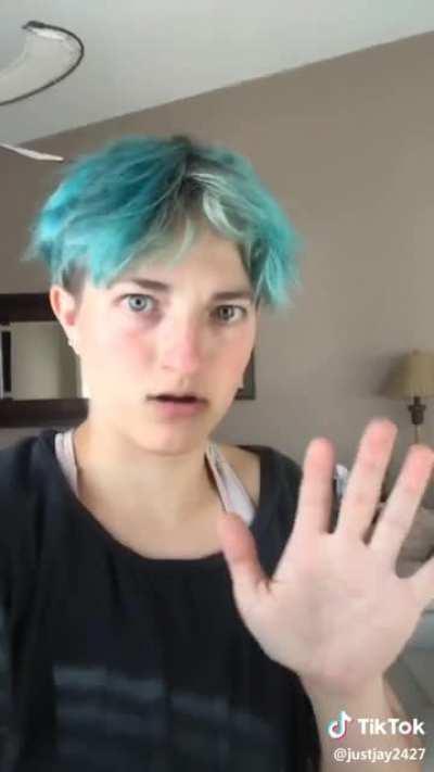 When ur bully chokes u😏😏