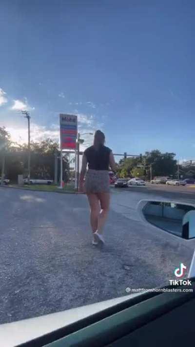 Entitled Bitch rams back of Lamborghini and try’s to blame the driver.