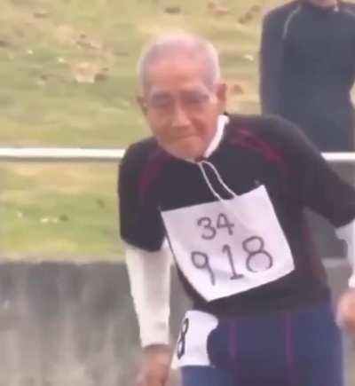 This man was born in 1917 and ran a race at the age of 102.