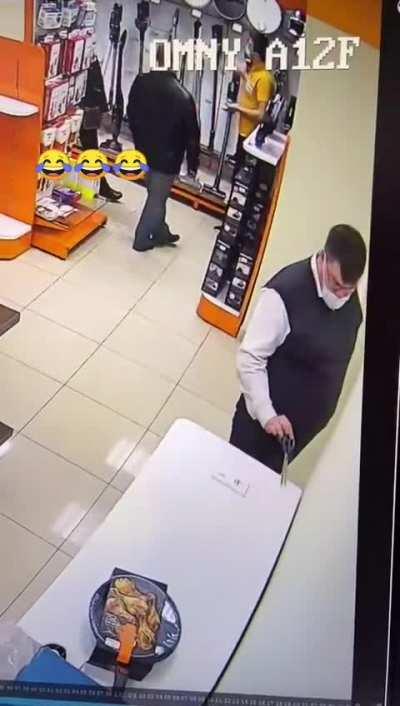 Grown Man instantly regrets playing with the scissors