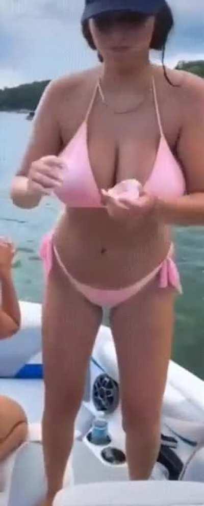 How haven’t I seen this before. Side note: since when could we comment on her IG