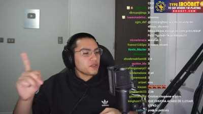 ADMITE QUE TIENE UNA TULITA PEQUEÑA