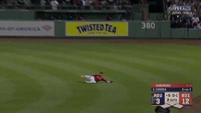 [Highlight] Renfroe makes a nice diving catch to put the cherry on top of a 12-3 win!