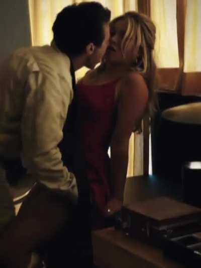 FLORENCE PUGH EATING OUT EDIT 