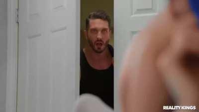 Jewelz Blu & Lacy Lennon - Hot And Cold [RealityKings]