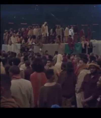 ‘hol up hol up thug wanna play some new shit’