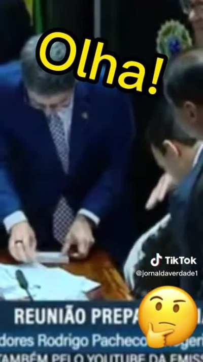 Processo muito seguro, transparente e 100% confiável. Viva a democracia!