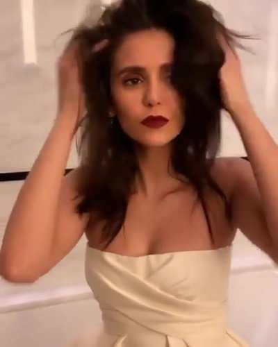 Nina Dobrev
