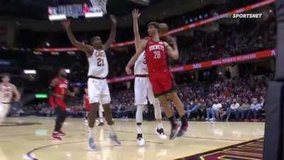 [Highlight] Alperen Sengun with the behind the head dime to find Nwaba