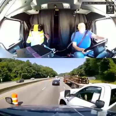 Truck gets brutally sandwiched