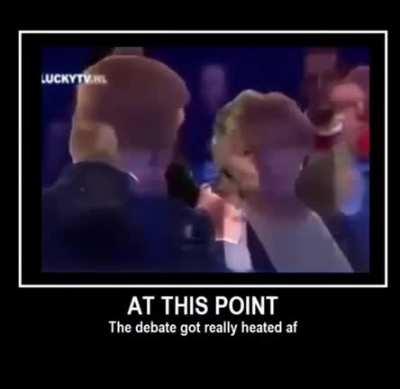 donald trumpaj and xhilari klintonu battle it out