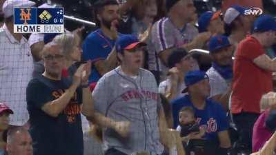 [Highlight] Pete Alonso hits #33 to give the Mets their first run of the game