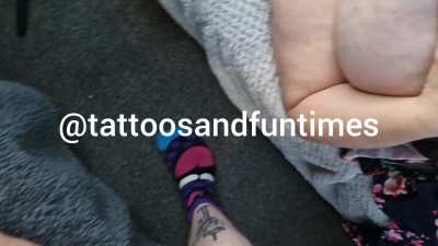 2 milfs lying back titfuck OC