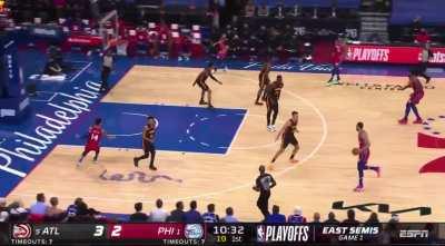 [Highlight] Ben Simmons crosses Bogdanovic and beats Capela with the athletic finish