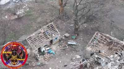 Russian FPV drone flies directly into a home that a Ukrainian soldier is hiding in