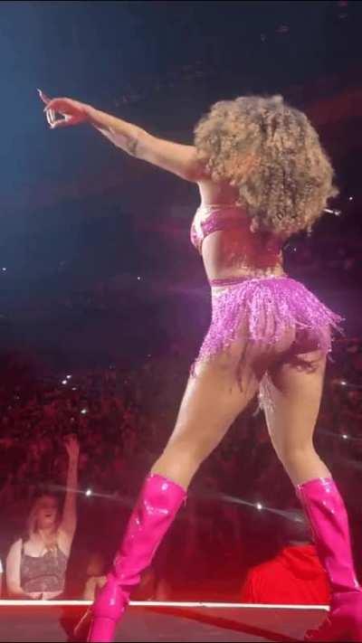 Since the other post said ice spice has a better ass than meg