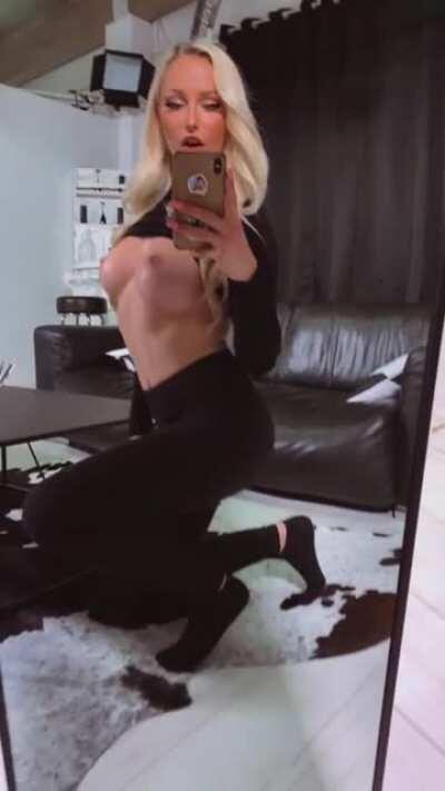 Video aus ihrem neuen Fancentro!