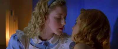 Alison Lohman and Kristin Adams in Where the Truth Lies