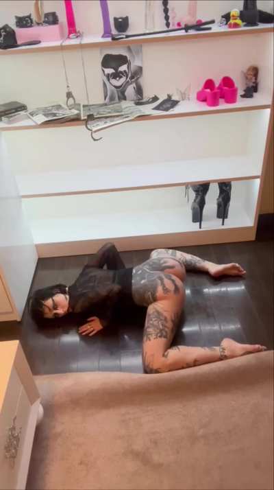 Spank my naked hot ass