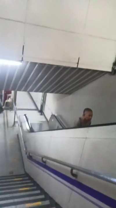 Mark PoV: a typical friday [FOUND FOOTAGE]