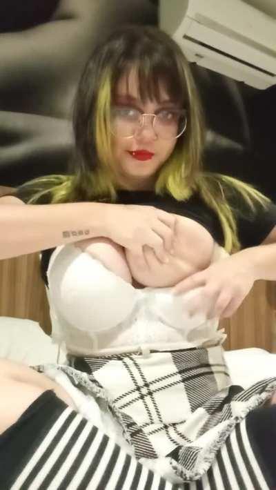 this shirt does a good job in hiding them even with this bra on