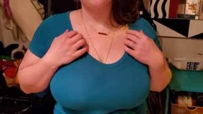 Can you see my nipples get hard? 🧐 [f] [oc] [reveal]