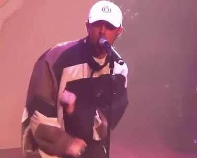 I thought ü was an angel now ü yellin 2 d lawd