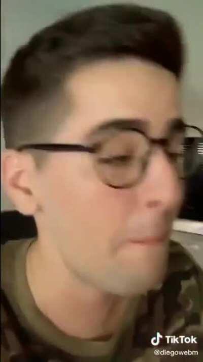 300% ao mês: vou comprar o MUNDO! AJOELHEM-SE DIANTE DO FUTURO DONO DO PLANETA! Pra fazer vcs esquecerem de vez da Betina