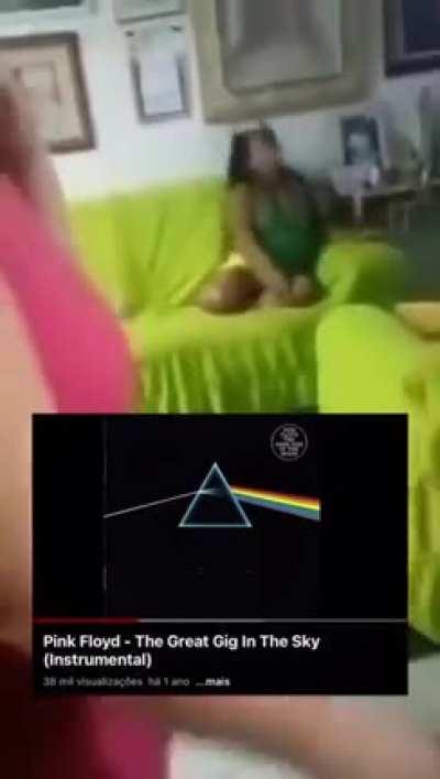 Great Gig in the Couch (sorry if it has been posted before)