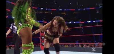 Sarah Logan lifts Naomi's juicy big bubble but over her shoulder