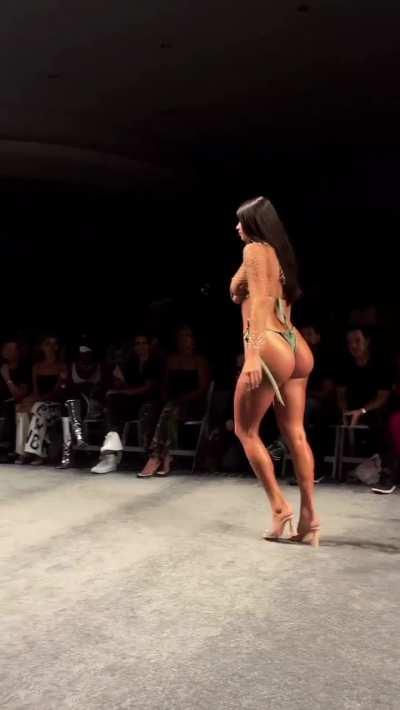 Lucciana Beynon (Melon Swim Suit 2023)