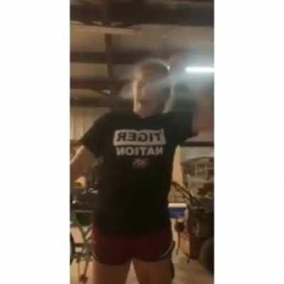 Crack open a cold one with the broskis