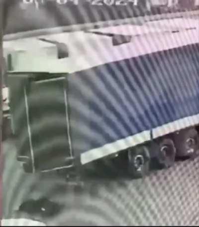 Strong wind knocked out worker