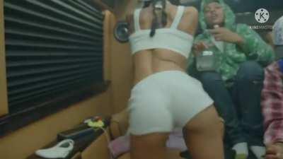 COI LERAY HAS SUCH A NICE ASS 👌