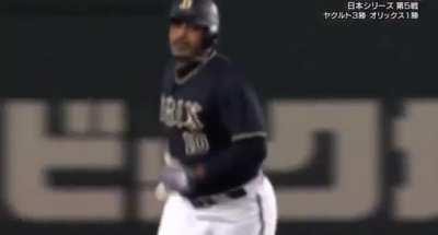 Adam Jones hits a pinch hit go-ahead dinger to put the Buffaloes up in the 9th