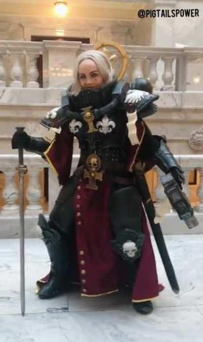 Finished my Battle sister for Halloween! I’m so excited to surprise my friends for our Halloween battle! hehehehe. I have more photos on my IG! @pigtailspower