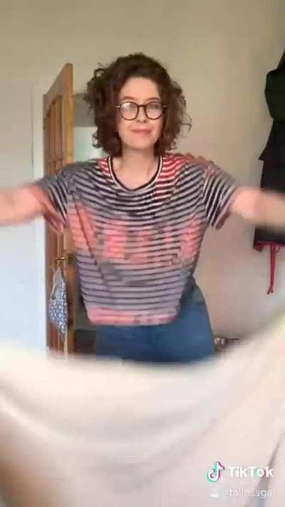 This is magic 😱 ( Her Free album in comments )