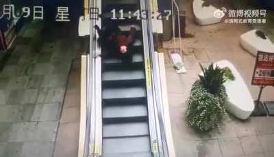 老登TV之智斗扶梯 这就转起来了