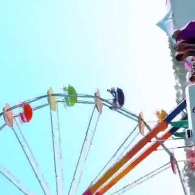 Прокатись на нашей карусели...