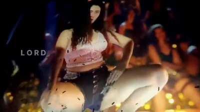 Warina.. Holy fcghkkk..Those Thighs..