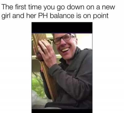 Smells like honeysuckles and strawberries