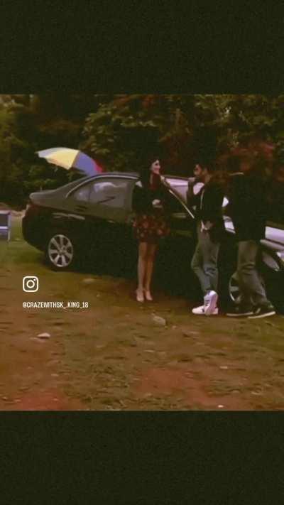 Least thirsty Koach fan (don’t miss thala cameo)