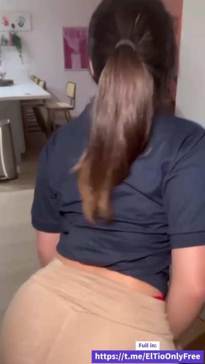 Sexy Delivery Girl Comes to Fuck