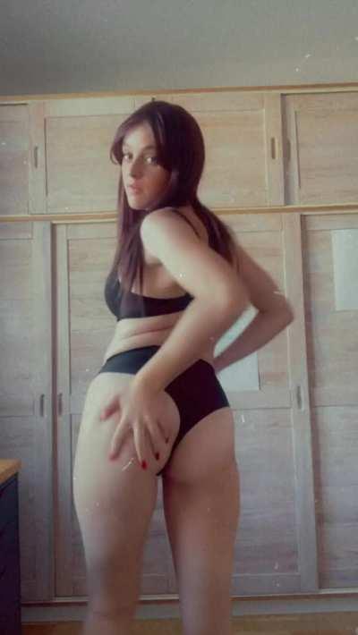 would make my day if at least one person loved my big chest 😇