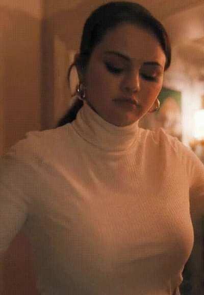 Mommy Selena coming home after she had a great time with her date while you stayed at home. What would you do now that she's home?