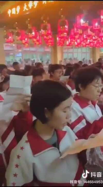 什么考试机器生产流水线